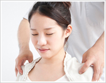 施術を受ける女性